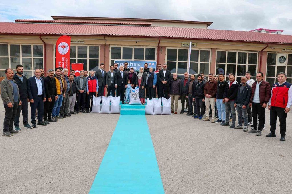 SİVAS’TA TARIMSAL ÜRETİMİ ARTIRMAK VE HAYVANCILIĞI DESTEKLEMEK AMACIYLA YÜRÜTÜLEN ‘YEMYEŞİL GELECEK PROJESİ’ KAPSAMINDA, 350…
