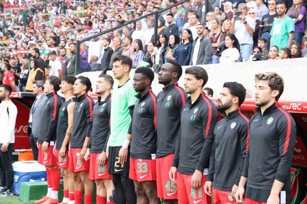 TRENDYOL SÜPER LİG’İN 8. HAFTASINDA AMED SPORTİF FAALİYETLER, SAHASINDA KONYASPOR İLE MÜCADELE EDİYOR. MÜSABAKANIN İLK YARISI…