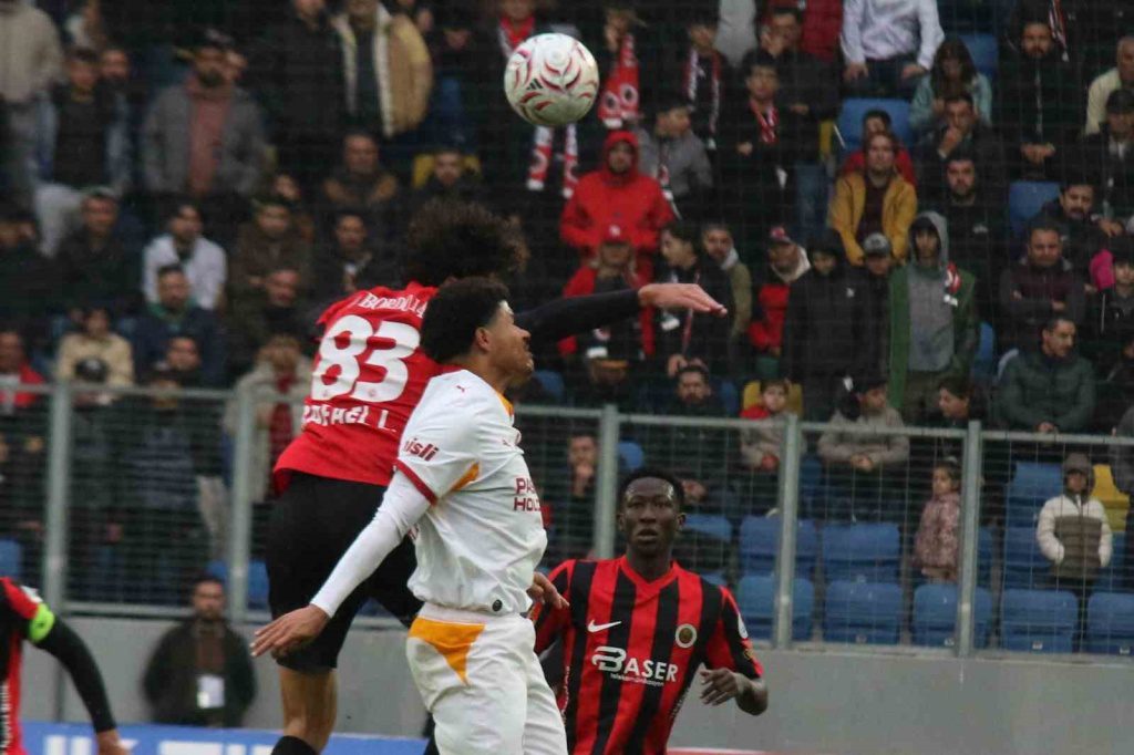TRENDYOL SÜPER LİG'İN 8. HAFTASINDA GENÇLERBİRLİĞİ, GALATASARAY'I AĞIRLIYOR. MÜSABAKANIN İLK YARISI 0-0'LIK BERABERLİKLE TAMA…